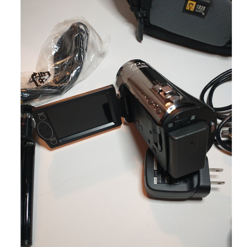 Panasonic HC-V10 HD Camcorder 70x Optical Zoom Black Video Camera Bundle Tested - Picture 3 of 6